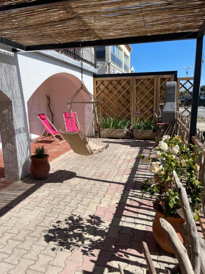 Appartement Les Flo Location à Aigues-Mortes Extérieur photo